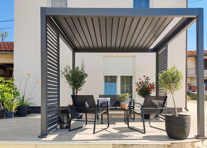 2 Bedroom Stunning Home In Selca
